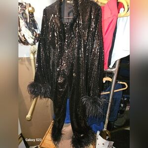 Elegant Black Sequin Blazer with Feather Cuffs